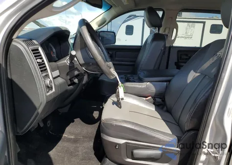 2015 Ram 1500 St z USA, uszkodzony, nr VIN 1C6RR7KT2FS696250